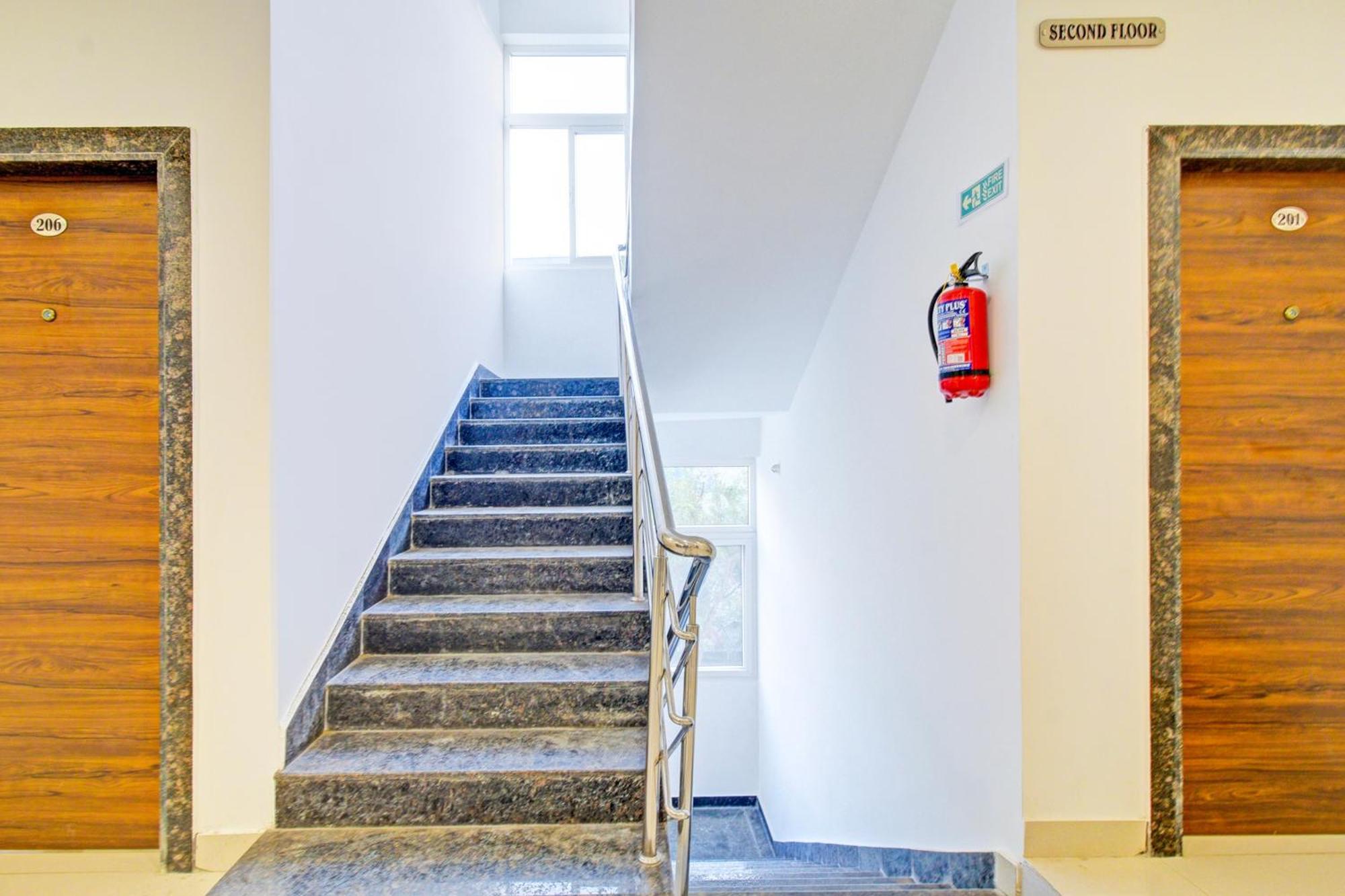Trimulgherry Super Townhouse Oak Suchitra Kompally Road Formerly Sun Moon Hotels מראה חיצוני תמונה